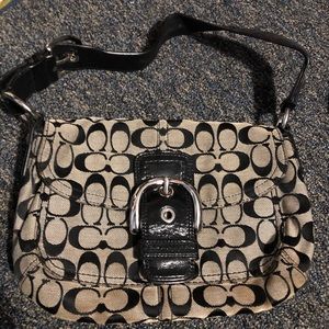 Black and great Coach shoulder bag